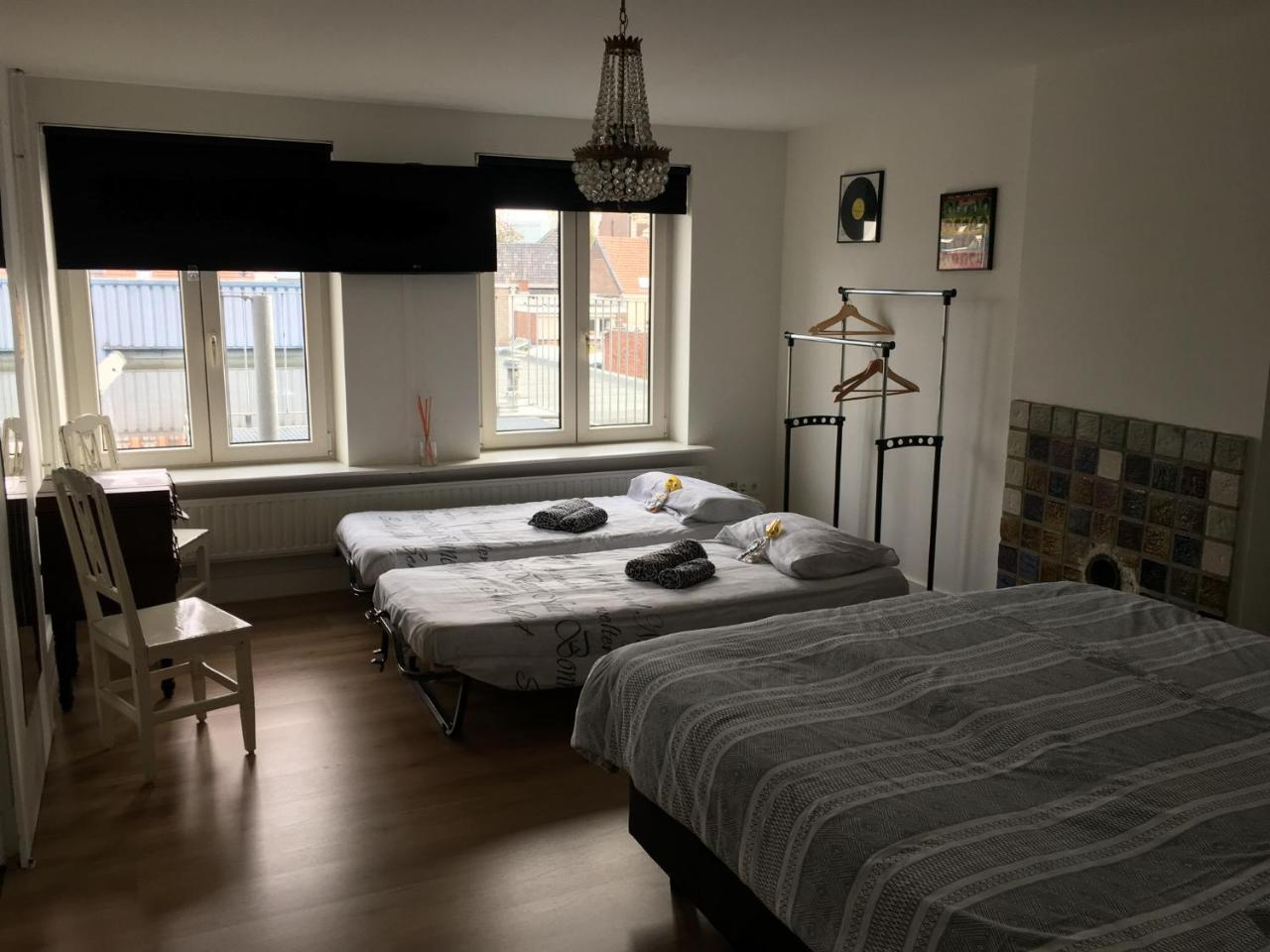 B&B Check Mate Рурмонд Экстерьер фото