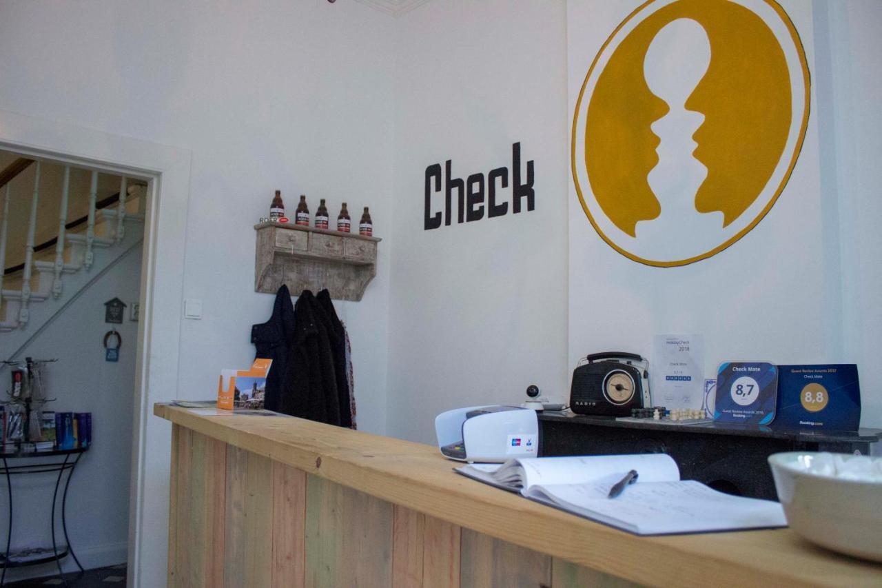 B&B Check Mate Рурмонд Экстерьер фото
